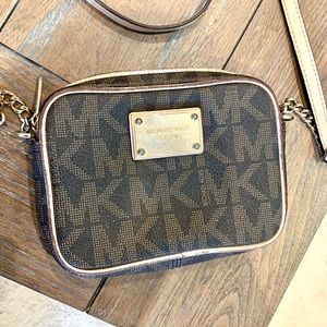MICHAEL KORS crossbody bag!